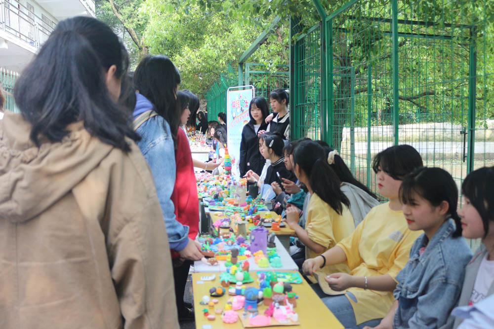 “黏土轻轻，手工相惜”——衡阳幼高专耒阳学院成功举办超轻黏土手工作品教学成果展